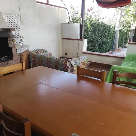 Sul Mare Di Antonietta سان ليون